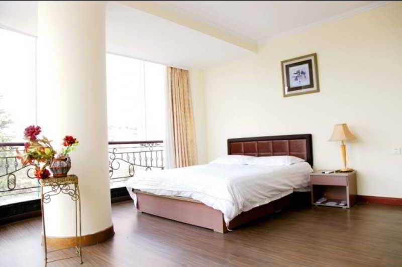 Fortune Business Hotel Циндао Экстерьер фото