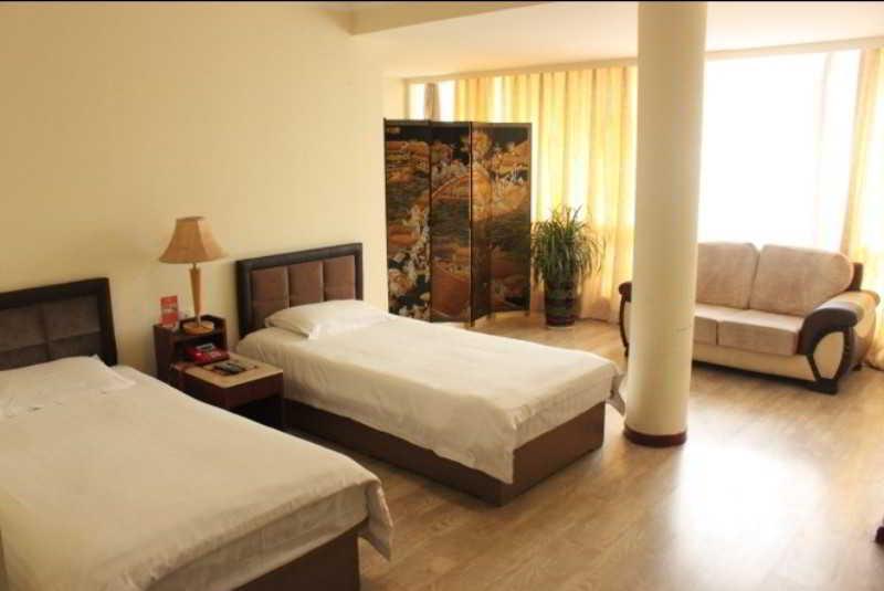 Fortune Business Hotel Циндао Экстерьер фото